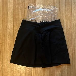 Victoria’s Secret black skorts size XL